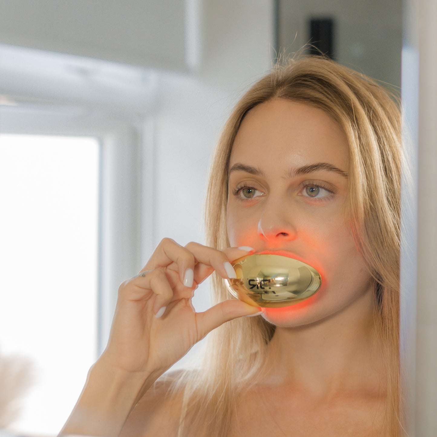 Lip Revitalising & Teeth Whitening Device